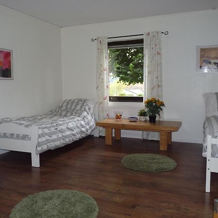 Ekhult Apartments - Ground Floor - Garden And Lake View Ulricehamn Exteriör bild