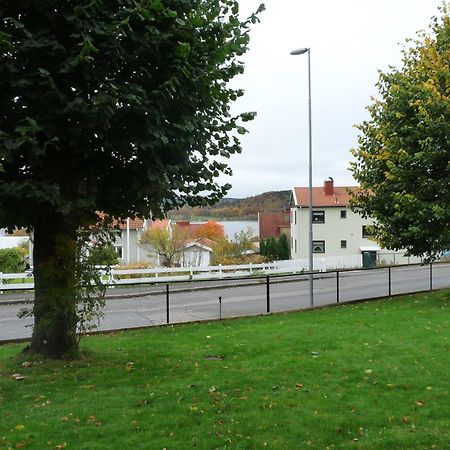 Ekhult Apartments - Ground Floor - Garden And Lake View Ulricehamn Exteriör bild