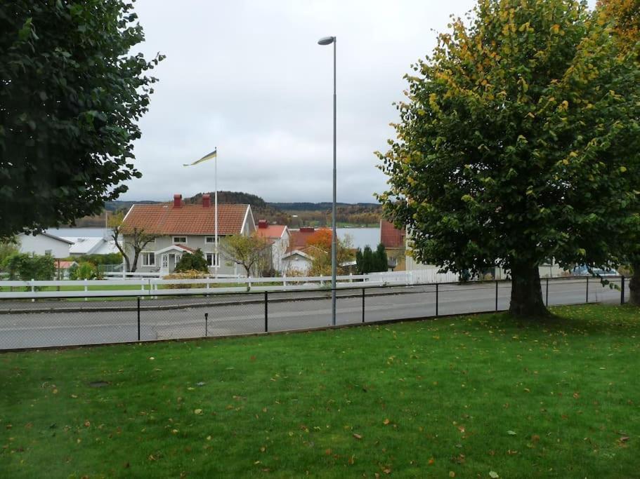 Ekhult Apartments - Ground Floor - Garden And Lake View Ulricehamn Exteriör bild
